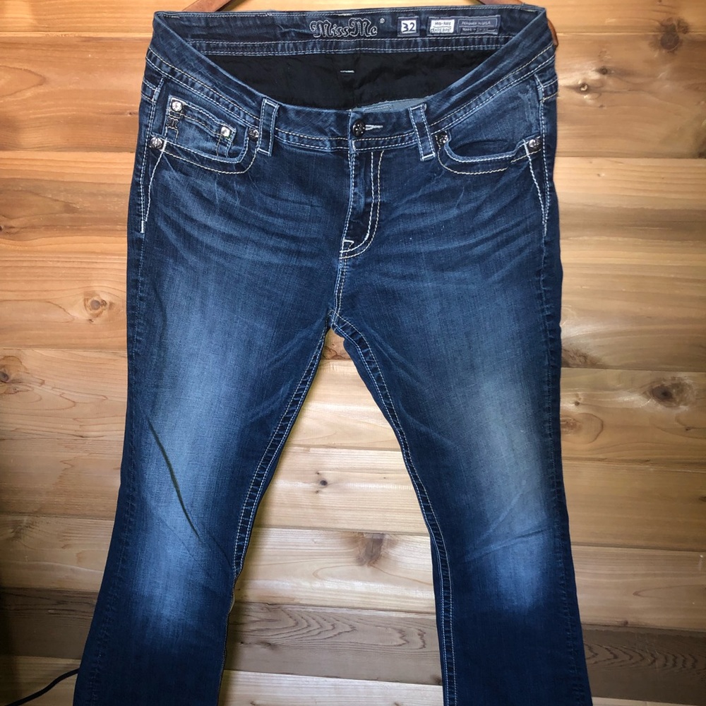 Miss Me mid-rise “Easy Boot” cut jeans, size 32